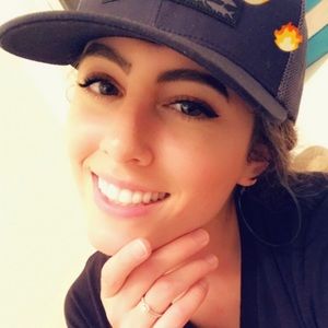 Meet your Posher, Caitlin